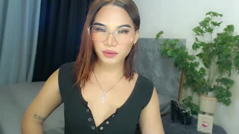 Snapshot of misstrishontop chatting on February 9, 9:58 am misstrishontop online show from February 9, 9:58 am