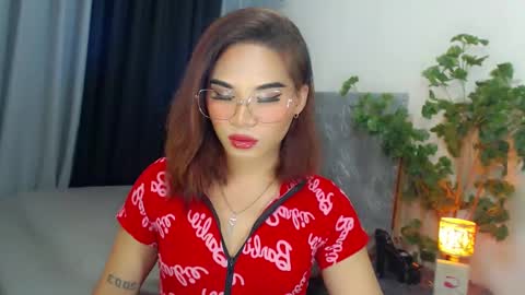 Snapshot of misstrishontop chatting on February 9, 1:35 pm misstrishontop online show from February 9, 1:35 pm