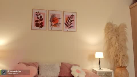 Snapshot of missvaleriaa chatting on February 9, 12:31 pm Valeria Davila online show from February 9, 12:31 pm