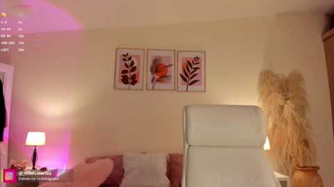 Snapshot of missvaleriaa chatting on February 12, 12:44 pm Valeria Davila online show from February 12, 12:44 pm