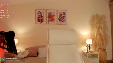 Valeria Davila online show from March 17, 12:30 pm