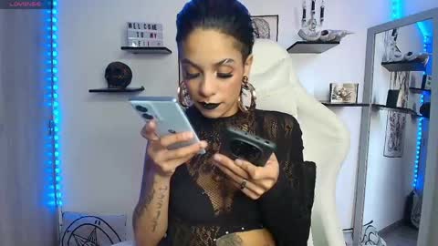 Snapshot of missveronicarati chatting on April 7, 5:46 pm Veronica Rati online show from April 7, 5:46 pm