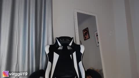 missvirggii online show from September 17, 10:11 pm