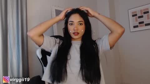 missvirggii online show from September 29, 9:41 pm