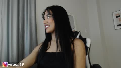 missvirggii online show from October 10, 9:47 pm