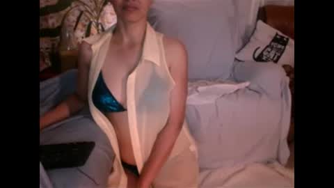 Snapshot of misswid chatting on March 10, 9:32 am Misswid online show from March 10, 9:32 am