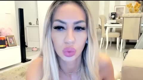 missy_alena online show from November 13, 9:47 pm