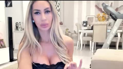 missy_alena online show from February 10, 11:31 pm