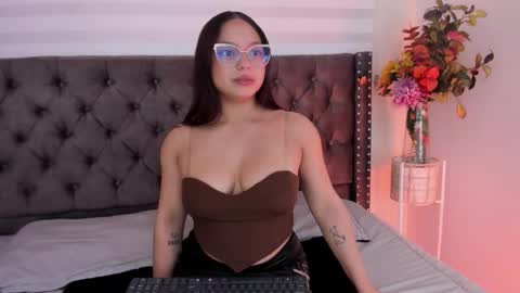 Miss online show from November 24, 9:47 pm