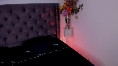 Miss online show from March 18, 10:35 pm