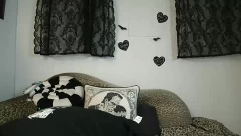 Missy Dee online show from May 15, 8:54 am