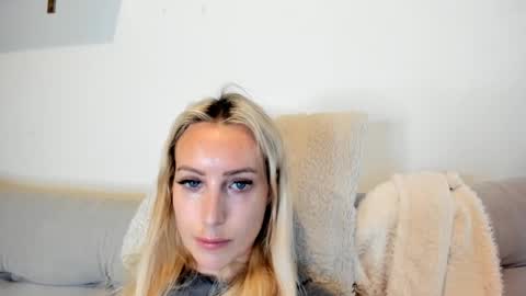 Snapshot of missy_matrix chatting on December 14, 10:09 am Missy matrix online show from December 14, 10:09 am