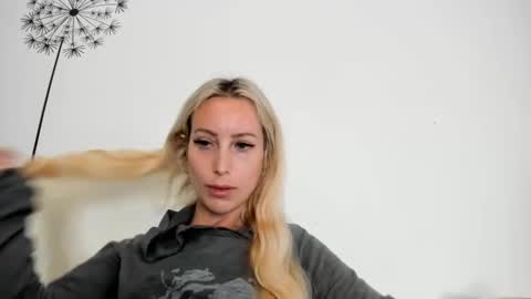 Snapshot of missy_matrix chatting on December 20, 10:22 am Missy matrix online show from December 20, 10:22 am