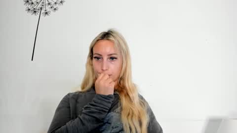 Snapshot of missy_matrix chatting on December 21, 10:33 am Missy matrix online show from December 21, 10:33 am