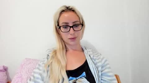 Snapshot of missy_matrix chatting on June 5, 8:42 am Missy matrix online show from June 5, 8:42 am