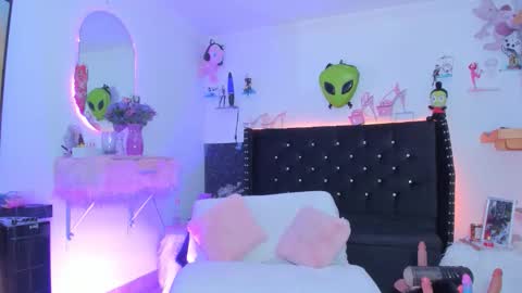 missyuliaslut online show from March 5, 4:36 pm