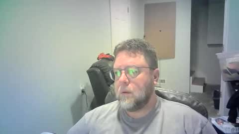 Snapshot of mister_happy567 chatting on February 16, 6:09 am Mr. Happy online show from February 16, 6:09 am