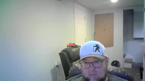 Snapshot of mister_happy567 chatting on February 21, 12:44 am Mr. Happy online show from February 21, 12:44 am
