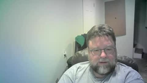 Snapshot of mister_happy567 chatting on March 7, 5:15 am Mr. Happy online show from March 7, 5:15 am