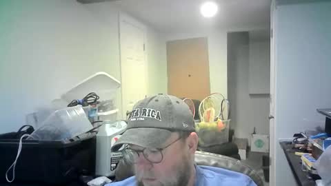 Snapshot of mister_happy567 chatting on March 13, 8:54 am Mr. Happy online show from March 13, 8:54 am