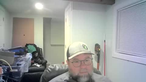 Snapshot of mister_happy567 chatting on March 26, 6:30 am Mr. Happy online show from March 26, 6:30 am