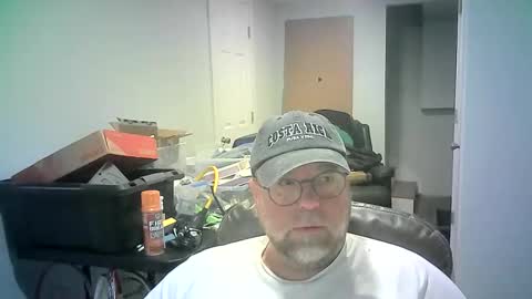 Snapshot of mister_happy567 chatting on April 1, 6:03 am Mr. Happy online show from April 1, 6:03 am