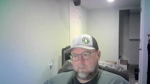 Snapshot of mister_happy567 chatting on July 14, 6:40 am Mr. Happy online show from July 14, 6:40 am