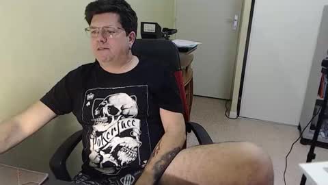 Snapshot of mistercoeur1 chatting on December 15, 4:55 pm mistercoeur online show from December 15, 4:55 pm