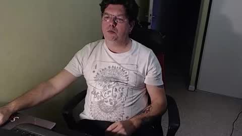 Snapshot of mistercoeur1 chatting on December 21, 8:21 am mistercoeur online show from December 21, 8:21 am