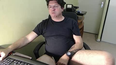 Snapshot of mistercoeur1 chatting on January 13, 5:29 pm mistercoeur online show from January 13, 5:29 pm