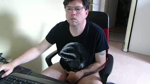 Snapshot of mistercoeur1 chatting on March 7, 11:29 am mistercoeur online show from March 7, 11:29 am