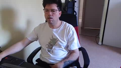 Snapshot of mistercoeur1 chatting on April 4, 8:45 am mistercoeur online show from April 4, 8:45 am