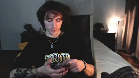 Snapshot of misterhult chatting on December 7, 6:04 pm My name is Anton Bogatyrev online show from December 7, 6:04 pm