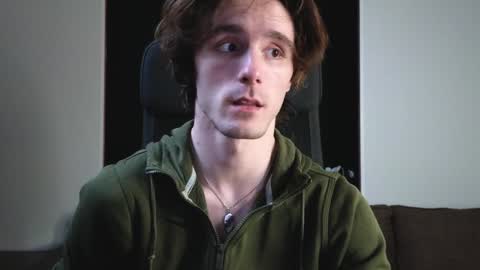 Snapshot of misterhult chatting on December 10, 6:17 pm My name is Anton Bogatyrev online show from December 10, 6:17 pm