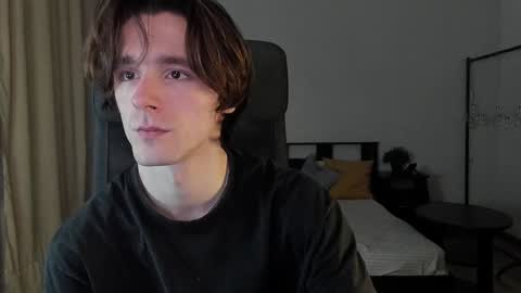 Snapshot of misterhult chatting on December 12, 6:14 am My name is Anton Bogatyrev online show from December 12, 6:14 am