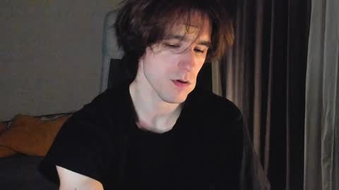 Snapshot of misterhult chatting on December 18, 7:04 am My name is Anton Bogatyrev online show from December 18, 7:04 am