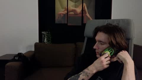 Snapshot of misterhult chatting on January 24, 5:32 pm My name is Anton Bogatyrev online show from January 24, 5:32 pm