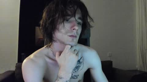 Snapshot of misterhult chatting on February 7, 3:30 pm My name is Anton Bogatyrev online show from February 7, 3:30 pm
