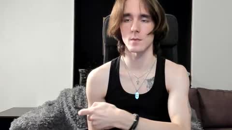Snapshot of misterhult chatting on February 20, 8:14 pm My name is Anton Bogatyrev online show from February 20, 8:14 pm