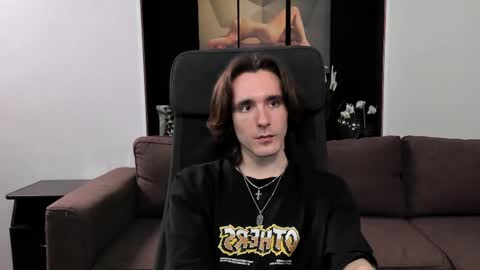 Snapshot of misterhult chatting on March 9, 3:49 pm My name is Anton Bogatyrev online show from March 9, 3:49 pm