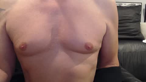 Snapshot of mistermasterss2 chatting on October 24, 11:28 am MisterMasterss2 online show from October 24, 11:28 am