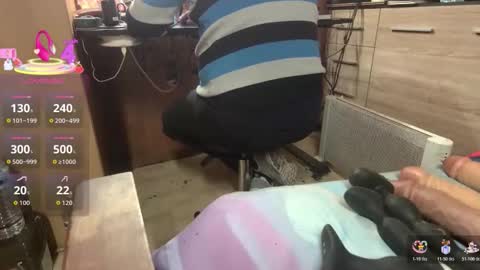 misteryman1956 online show from December 22, 4:53 am