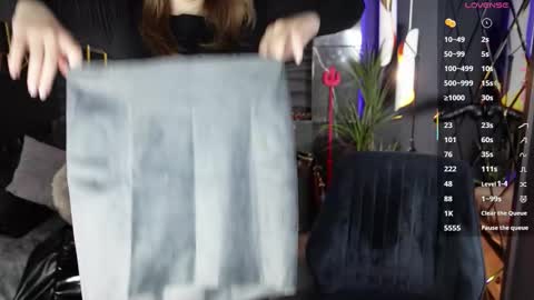 Darsy online show from September 25, 2:10 pm