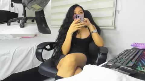 Snapshot of mistress_findom1 chatting on October 4, 5:27 am mistress_findom1 online show from October 4, 5:27 am