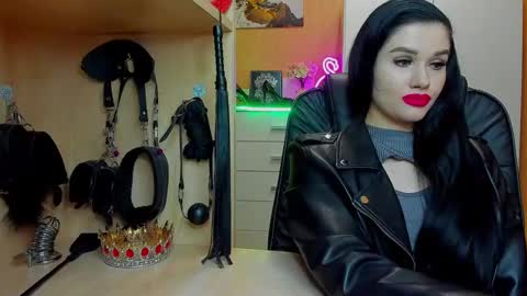 Snapshot of mistress_kristi chatting on April 15, 6:37 pm Mistress Kristi online show from April 15, 6:37 pm