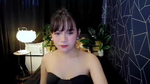 Snapshot of mistress_marielle chatting on March 7, 12:29 am mistress_marielle online show from March 7, 12:29 am