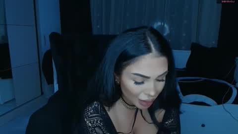 Snapshot of mistress_meryem chatting on April 9, 12:10 am mistress_meryem online show from April 9, 12:10 am