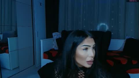 Snapshot of mistress_meryem chatting on April 15, 10:32 pm mistress_meryem online show from April 15, 10:32 pm