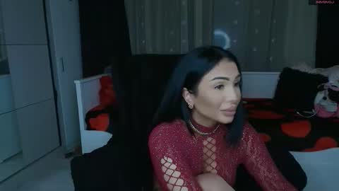 Snapshot of mistress_meryem chatting on May 13, 10:27 pm mistress_meryem online show from May 13, 10:27 pm