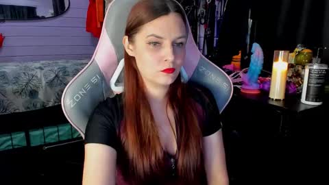 Snapshot of mistress_priest chatting on March 5, 11:01 pm Dirty Priest and Ivi online show from March 5, 11:01 pm